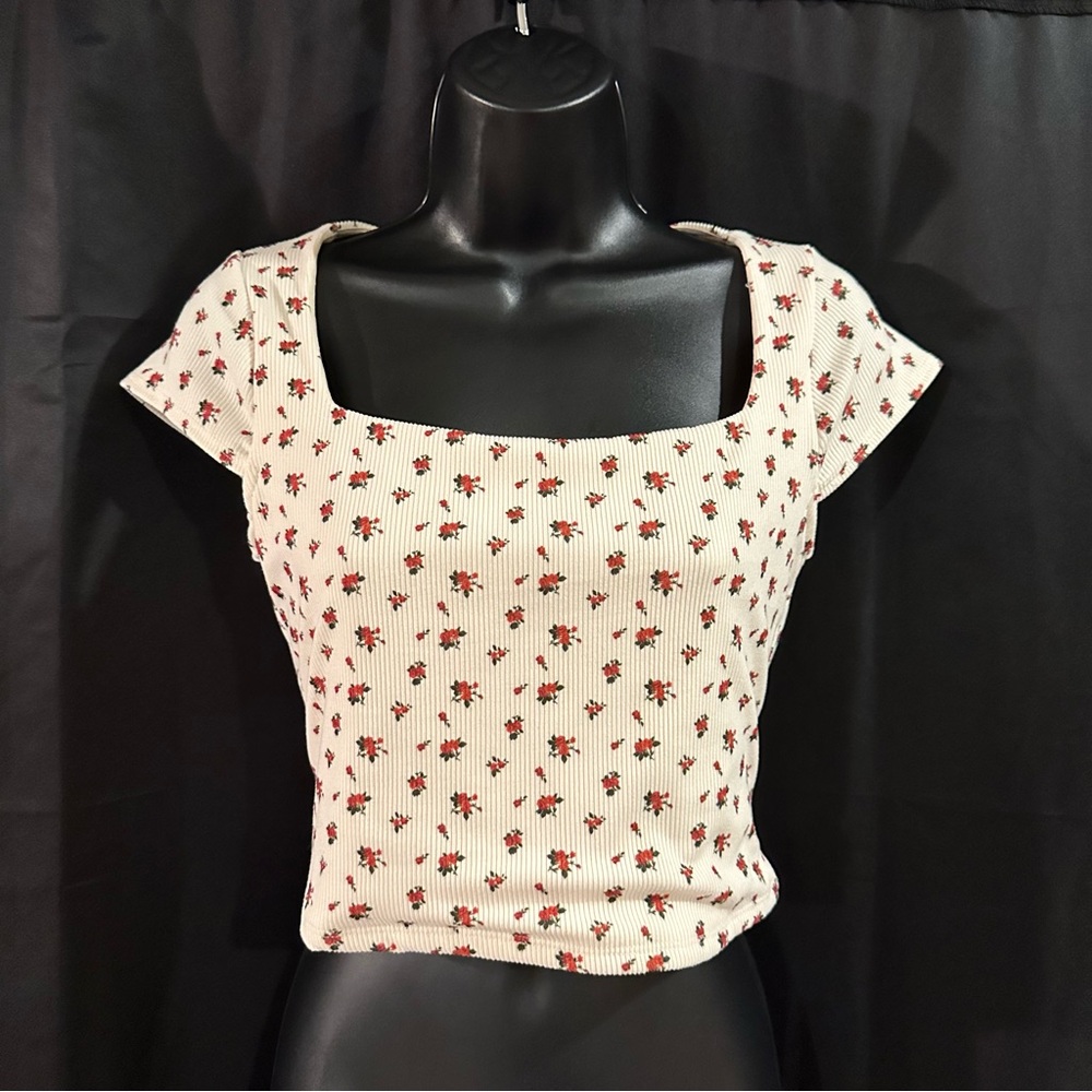 Elegant Floral Women's Blouse - Cream